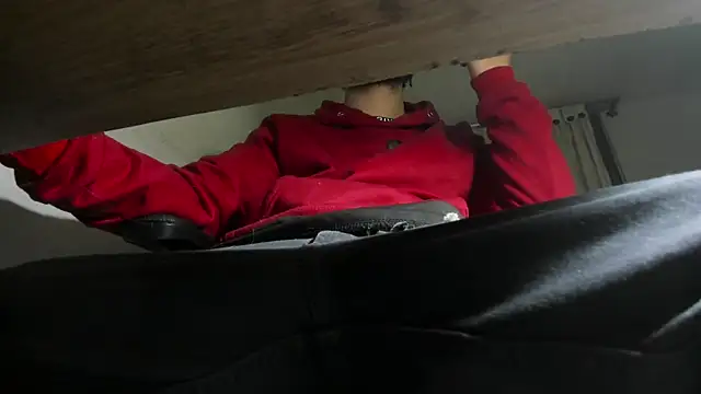 Snapshot of s_sven03 chatting on 15, 3, 2025 s sven03 online show from 15, 3, 2025