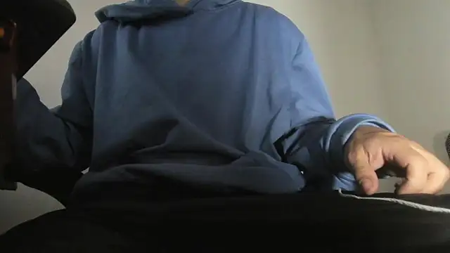 Snapshot of s_sven03 chatting on 14, 10, 2025 s sven03 online show from 14, 10, 2025