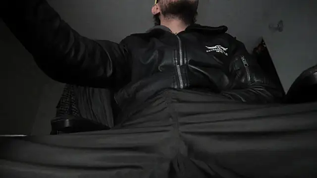 Snapshot of s_sven03 chatting on 18, 9, 2025 s sven03 online show from 18, 9, 2025