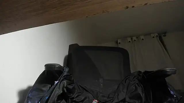 Snapshot of s_sven03 chatting on 27, 2, 2025 s sven03 online show from 27, 2, 2025