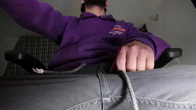 Snapshot of s_sven03 chatting on 30, 9, 2025 s sven03 online show from 30, 9, 2025