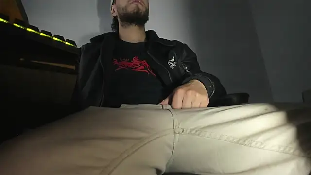 Snapshot of s_sven03 chatting on 25, 10, 2025 s sven03 online show from 25, 10, 2025