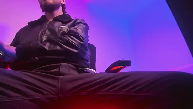 Snapshot of s_sven03 chatting on 27, 11, 2025 s sven03 online show from 27, 11, 2025