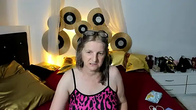 Lilly hott online show from 11, 9, 2025