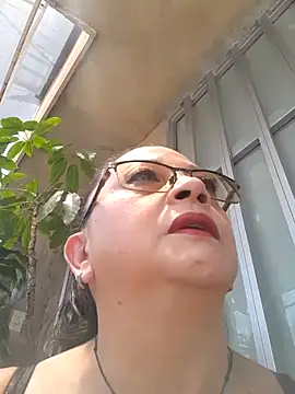 Vivianmature online show from 15, 3, 2026