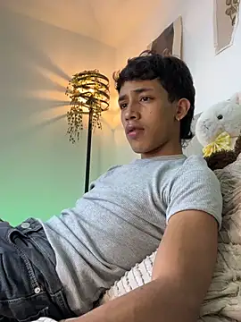 Ostin18hot online show from 3, 12, 2025