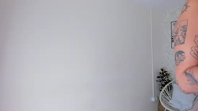 Adria ross online show from 31, 10, 2025