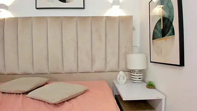 Anniie Queen online show from 19, 12, 2025