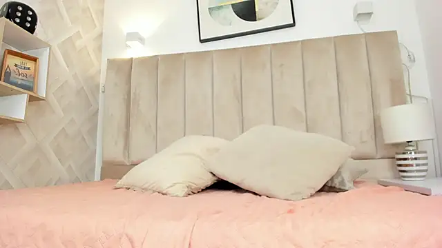 Snapshot of Anniie_Queen chatting on 4, 2, 2026 Anniie Queen online show from 4, 2, 2026