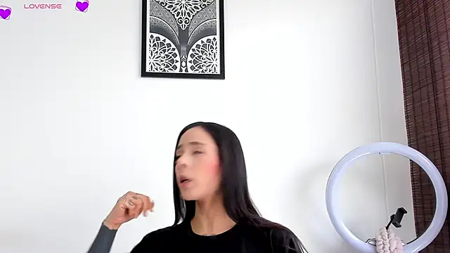 VeronicaTonu online show from 2, 11, 2025