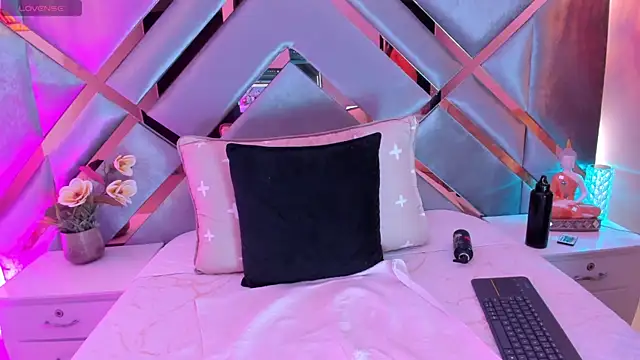 Snapshot of LiaaGenner chatting on 3, 10, 2025 LiaaGenner online show from 3, 10, 2025