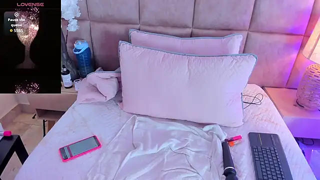 Snapshot of LiaaGenner chatting on 30, 11, 2025 LiaaGenner online show from 30, 11, 2025