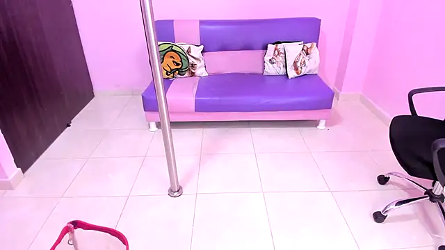 mature dirty squirt online show from 19, 9, 2025