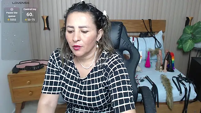 luciana ballesteros  online show from 24, 11, 2025