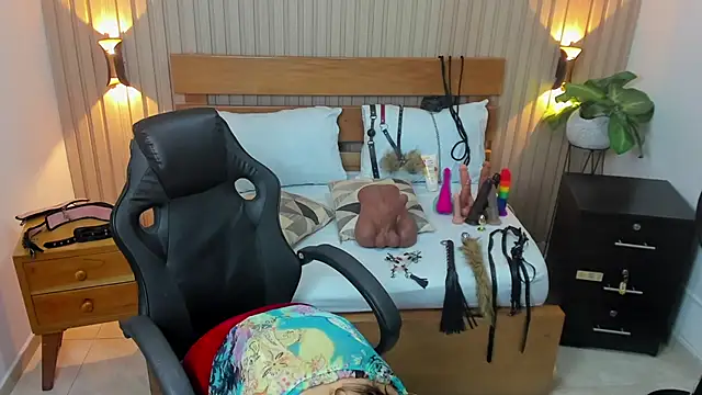 luciana ballesteros  online show from 3, 10, 2025