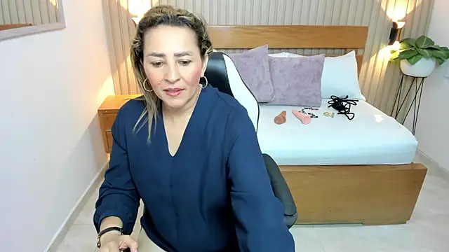 Snapshot of luciana_ballesteros_ chatting on 10, 6, 2026 luciana ballesteros online show from 10, 6, 2026