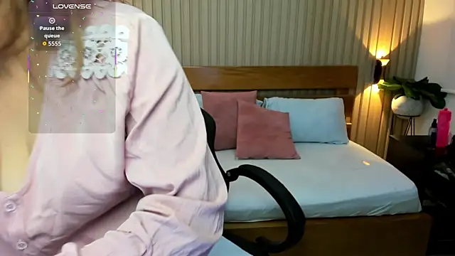 luciana ballesteros  online show from 3, 2, 2026