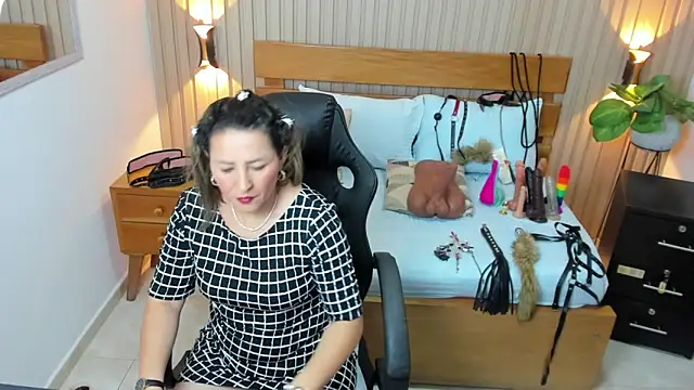 luciana ballesteros  online show from 30, 9, 2025