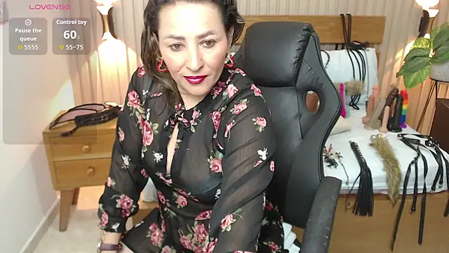 luciana ballesteros  online show from 4, 11, 2025