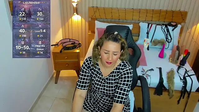 luciana ballesteros  online show from 15, 12, 2025