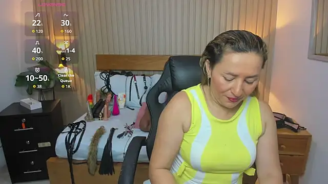 luciana ballesteros  online show from 20, 12, 2025