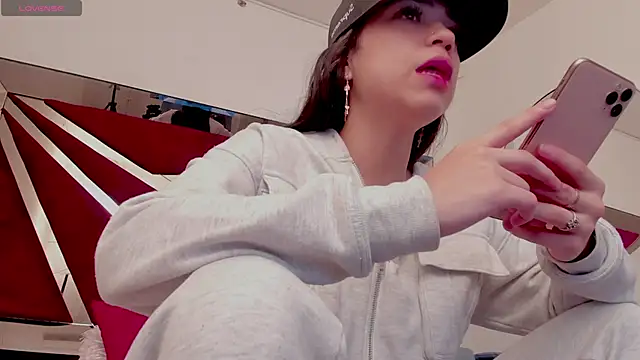 Snapshot of FaloonRoussel chatting on 30, 6, 2026 FaloonRoussel online show from 30, 6, 2026