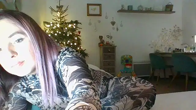 lyajoliee online show from 5, 1, 2025