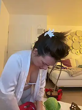 lyajoliee online show from 12, 1, 2026