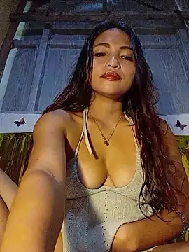 Snapshot of prettybella4u chatting on 4, 6, 2026 prettybella4u online show from 4, 6, 2026