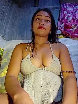 Snapshot of prettybella4u chatting on 18, 6, 2026 prettybella4u online show from 18, 6, 2026