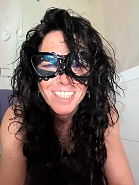 EmySkinny85 online show from 18, 3, 2026