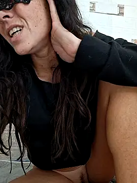 EmySkinny85 online show from 24, 11, 2025