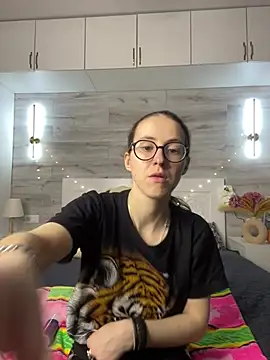 Snapshot of MartiniiSelenna chatting on 20, 5, 2026 MartiniiSelenna online show from 20, 5, 2026