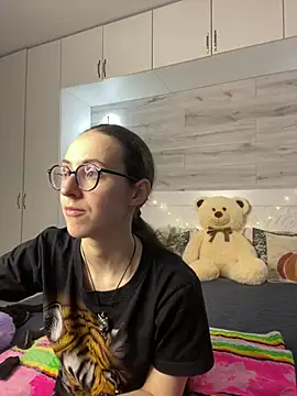 Snapshot of MartiniiSelenna chatting on 2, 6, 2026 MartiniiSelenna online show from 2, 6, 2026