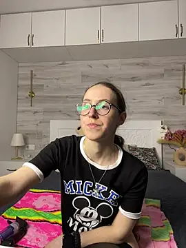 Snapshot of MartiniiSelenna chatting on 19, 5, 2026 MartiniiSelenna online show from 19, 5, 2026