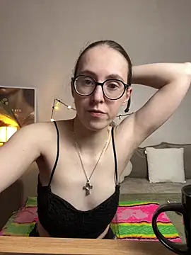 Snapshot of MartiniiSelenna chatting on 17, 5, 2026 MartiniiSelenna online show from 17, 5, 2026