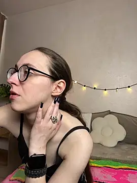 Snapshot of MartiniiSelenna chatting on 13, 5, 2026 MartiniiSelenna online show from 13, 5, 2026