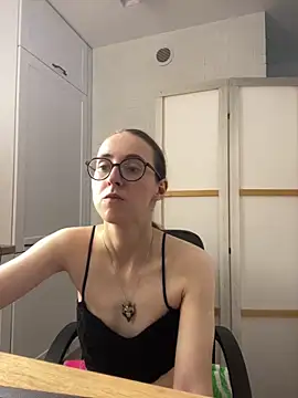 MartiniiSelenna online show from 2, 7, 2026