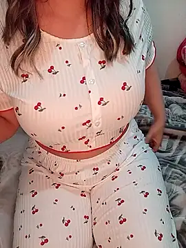 Snapshot of silina-25 chatting on 18, 2, 2026 silina-25 online show from 18, 2, 2026