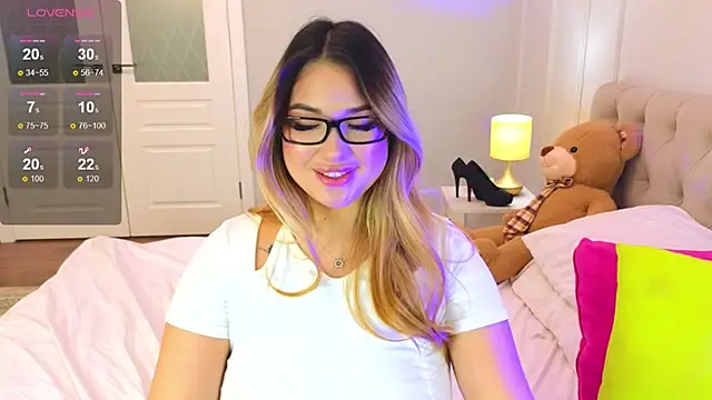 DaniellaMell online show from 17, 10, 2025