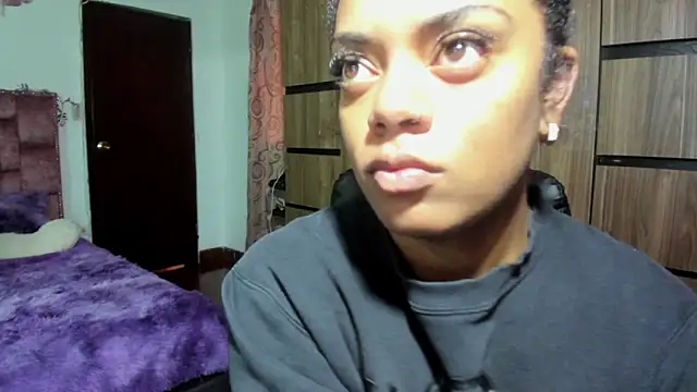 ladyrd1 online show from 13, 4, 2026