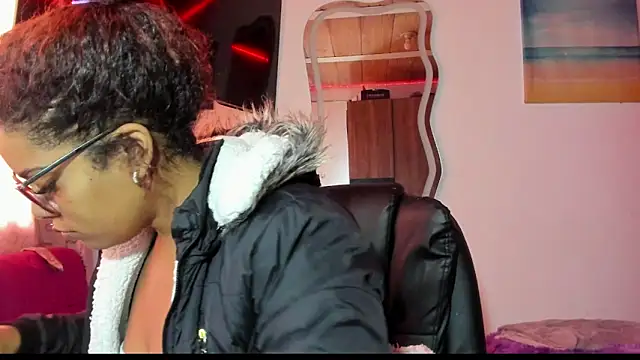 ladyrd1 online show from 17, 9, 2025