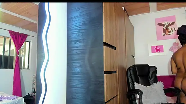 ladyrd1 online show from 2, 11, 2025