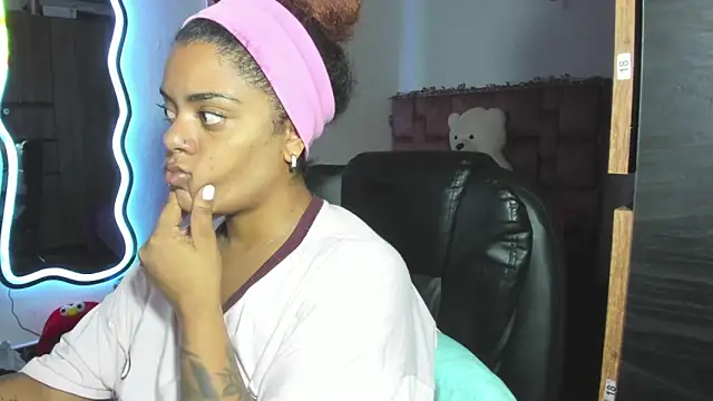 ladyrd1 online show from 23, 2, 2026