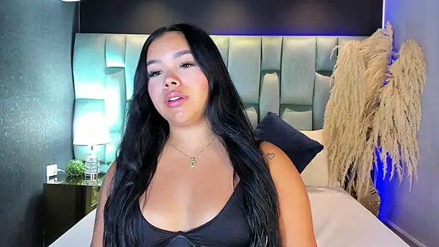 MarianaGarciaa   online show from 15, 4, 2026