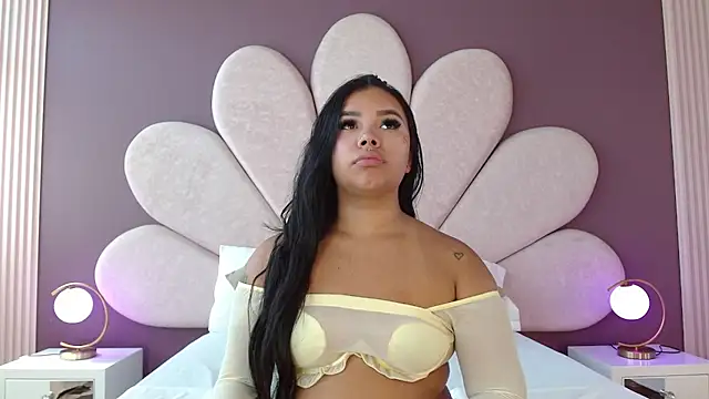 Snapshot of MarianaGarciaa__ chatting on 9, 5, 2026 MarianaGarciaa online show from 9, 5, 2026