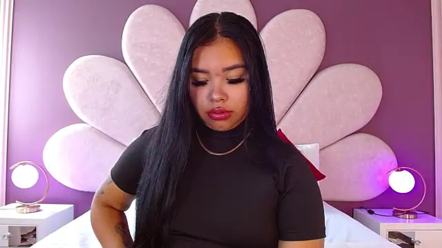 Snapshot of MarianaGarciaa__ chatting on 8, 5, 2026 MarianaGarciaa online show from 8, 5, 2026