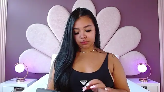 Snapshot of MarianaGarciaa__ chatting on 7, 5, 2026 MarianaGarciaa online show from 7, 5, 2026