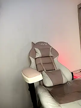 lovely kitt online show from 23, 3, 2025