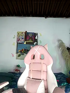 lovely kitt online show from 11, 4, 2026